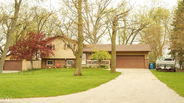 695 Knodt Road, Essexville, MI 48732