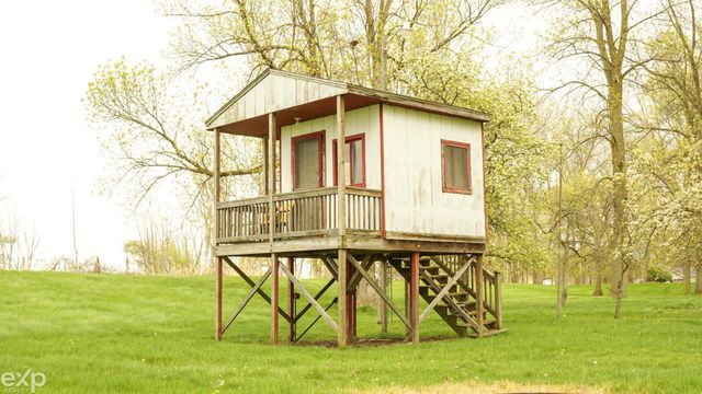 695 Knodt Road, Essexville, MI 48732