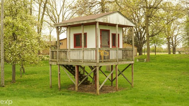 695 Knodt Road, Essexville, MI 48732