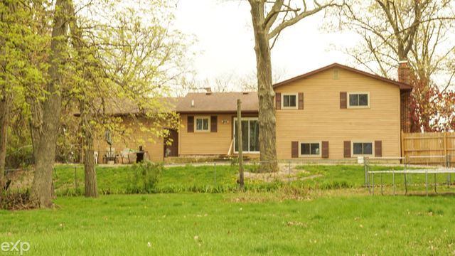 695 Knodt Road, Essexville, MI 48732