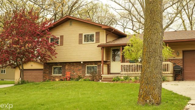 695 Knodt Road, Essexville, MI 48732