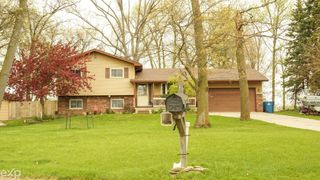 695 Knodt Road, Essexville, MI 48732
