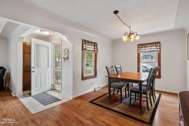 29719 Maplegrove Street, Saint Clair Shores, MI 48082