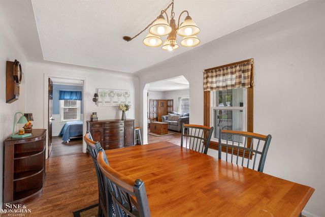 29719 Maplegrove Street, Saint Clair Shores, MI 48082