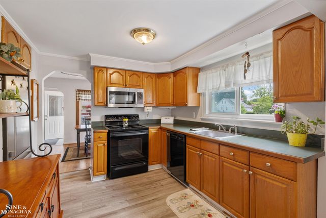 29719 Maplegrove Street, Saint Clair Shores, MI 48082