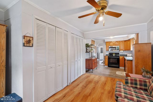 29719 Maplegrove Street, Saint Clair Shores, MI 48082