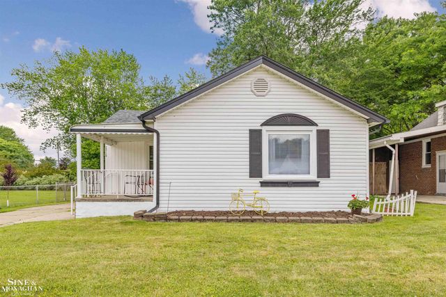 29719 Maplegrove Street, Saint Clair Shores, MI 48082