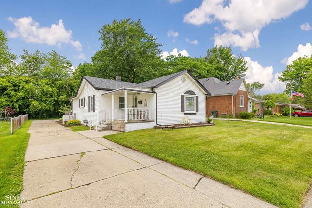 29719 Maplegrove Street, Saint Clair Shores, MI 48082