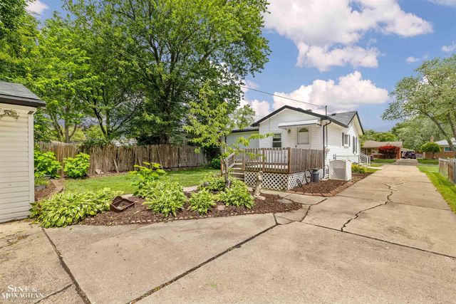 29719 Maplegrove Street, Saint Clair Shores, MI 48082