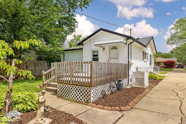 29719 Maplegrove Street, Saint Clair Shores, MI 48082