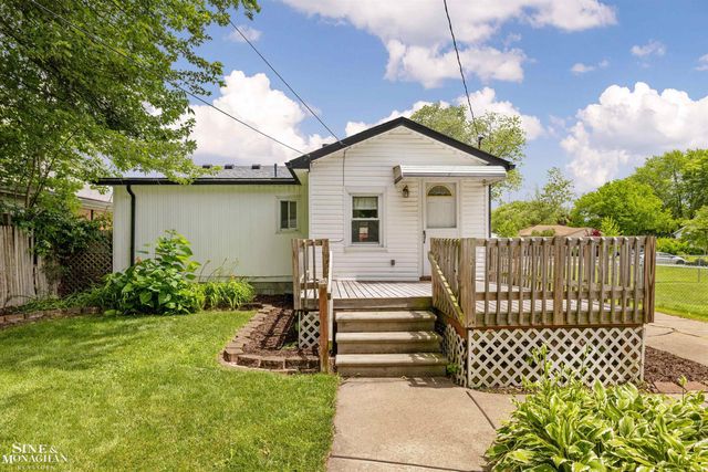 29719 Maplegrove Street, Saint Clair Shores, MI 48082