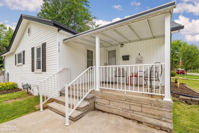 29719 Maplegrove Street, Saint Clair Shores, MI 48082