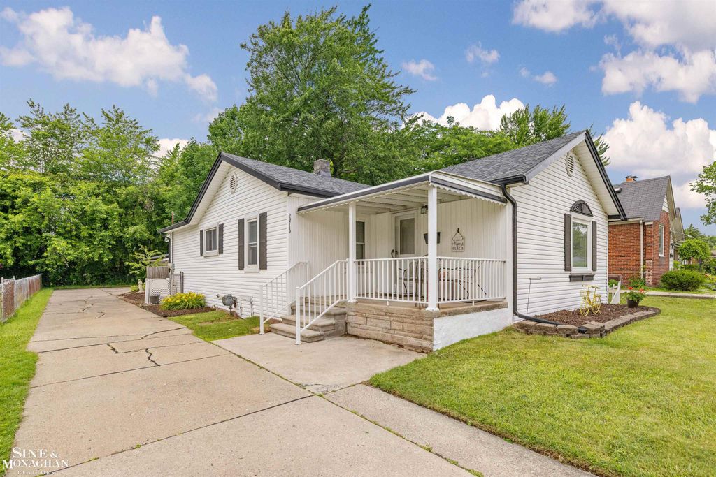 29719 Maplegrove Street, Saint Clair Shores, MI 48082