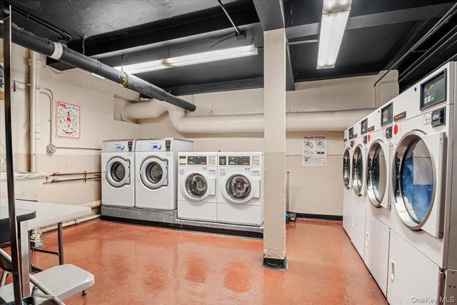 170-40 Highland Avenue 401, Jamaica Estates, NY 11432