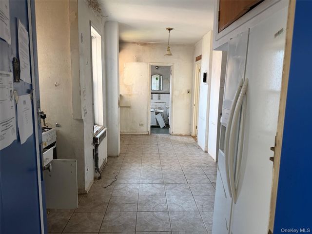 170-40 Highland Avenue 401, Jamaica Estates, NY 11432