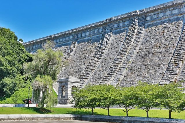 310 Manville RD S4, Pleasantville, NY 10570