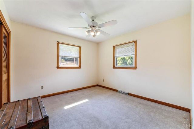 404 Oakwood Drive, Hurt, VA 24563