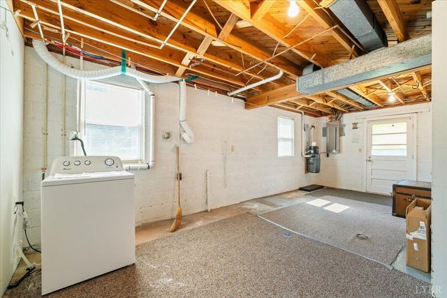 404 Oakwood Drive, Hurt, VA 24563