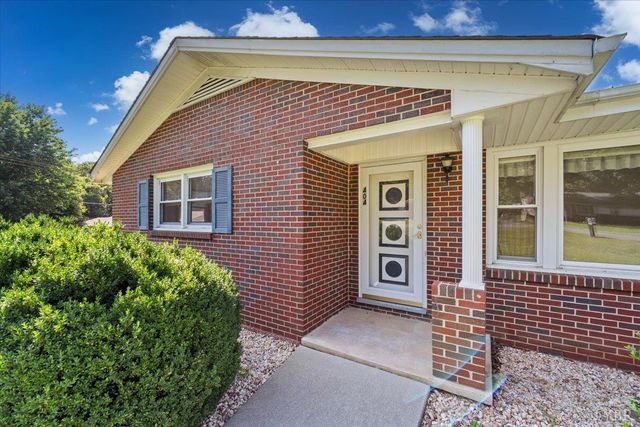 404 Oakwood Drive, Hurt, VA 24563