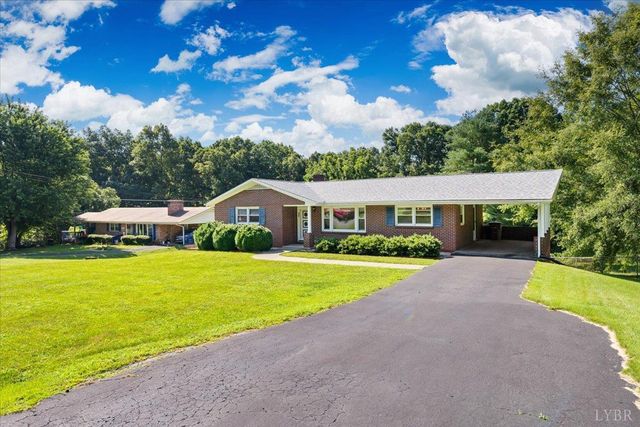 404 Oakwood Drive, Hurt, VA 24563