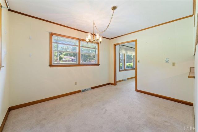 404 Oakwood Drive, Hurt, VA 24563
