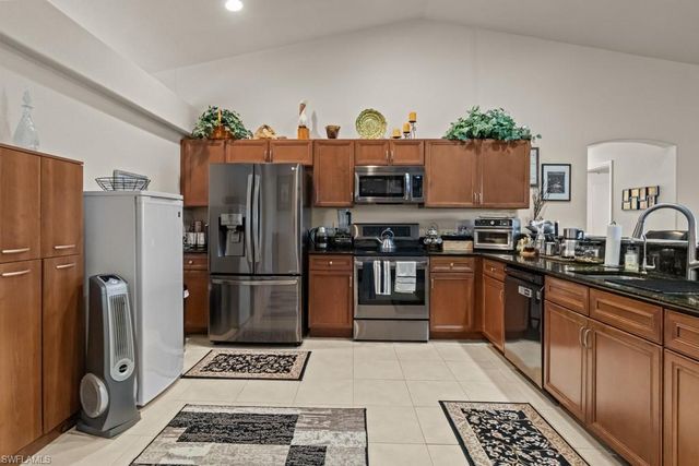 2724 NW 21st TER, Cape Coral, FL 33993