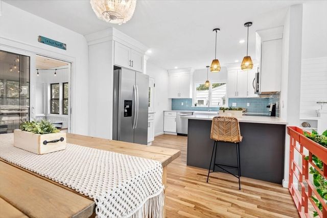 80 Central Ave, Hull, MA 02045