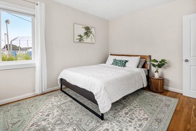 80 Central Ave, Hull, MA 02045