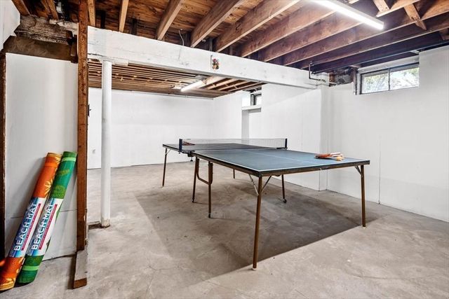 80 Central Ave, Hull, MA 02045