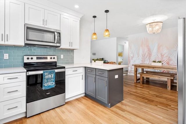 80 Central Ave, Hull, MA 02045