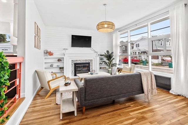 80 Central Ave, Hull, MA 02045