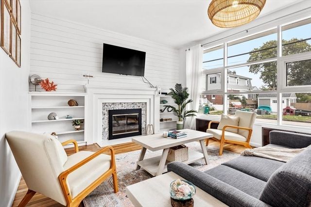 80 Central Ave, Hull, MA 02045