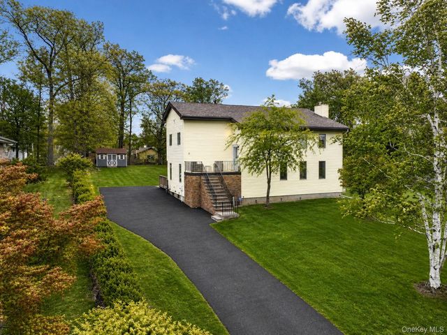 12 Oak Ridge Road, Middletown, NY 10940