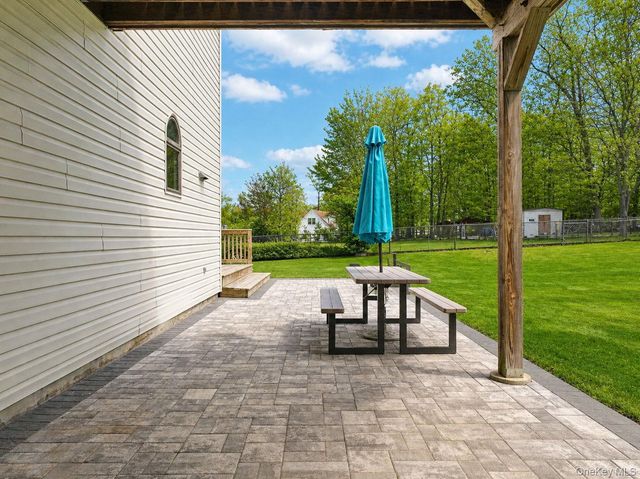 12 Oak Ridge Road, Middletown, NY 10940