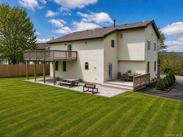 12 Oak Ridge Road, Middletown, NY 10940