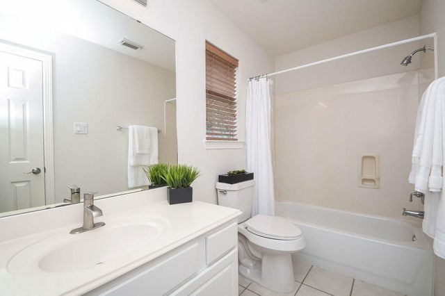 1123 Enclave Square E, Houston, TX 77077
