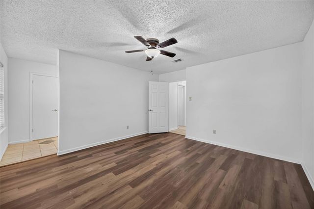 6810 Mccullum Road, Houston, TX 77489