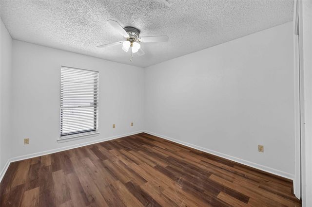 6810 Mccullum Road, Houston, TX 77489