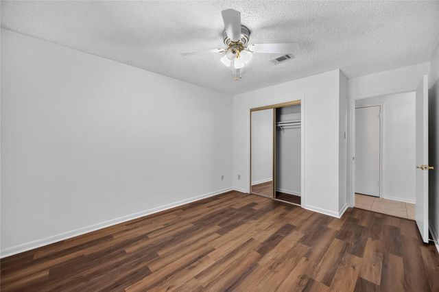 6810 Mccullum Road, Houston, TX 77489
