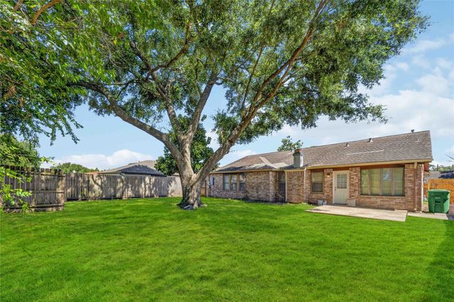 6810 Mccullum Road, Houston, TX 77489