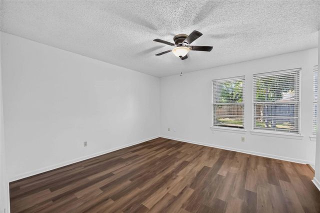 6810 Mccullum Road, Houston, TX 77489