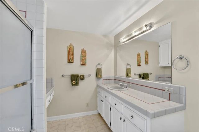 28125 Geneva Lane, Lake Arrowhead, CA 92352