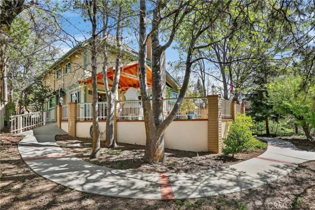 28125 Geneva Lane, Lake Arrowhead, CA 92352