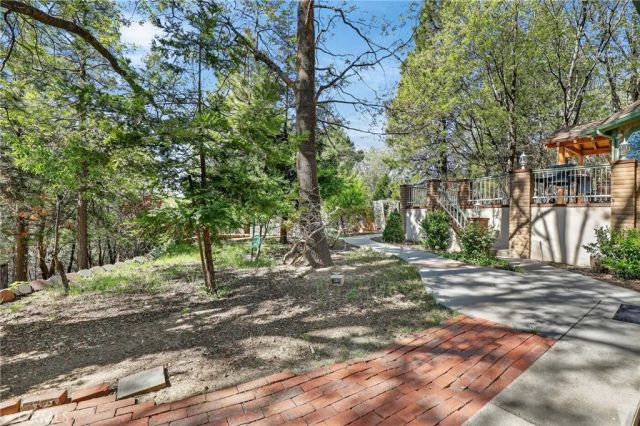 28125 Geneva Lane, Lake Arrowhead, CA 92352