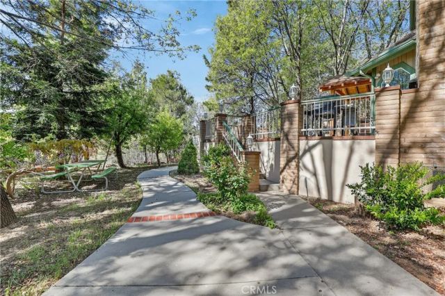 28125 Geneva Lane, Lake Arrowhead, CA 92352