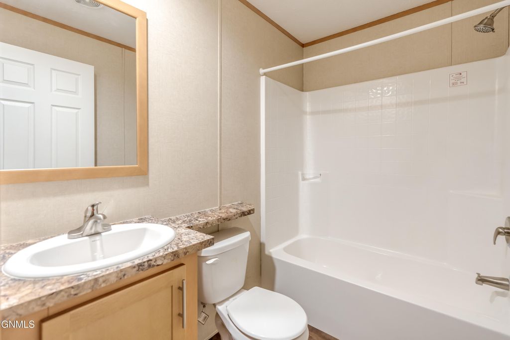 403 E Prairie Lane, Mandan, ND 58554 photo 23