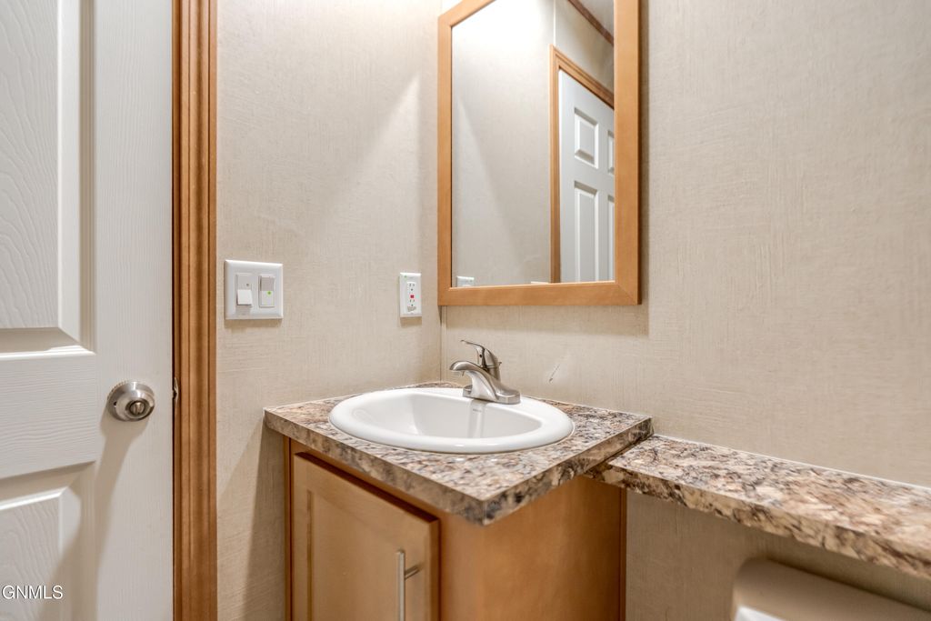 403 E Prairie Lane, Mandan, ND 58554 photo 25