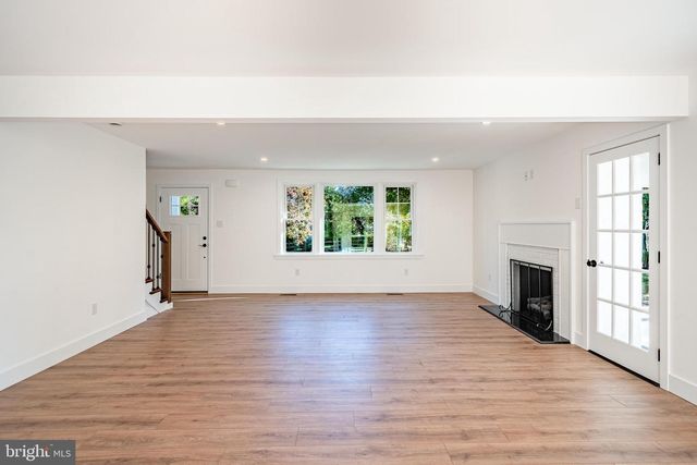 904 SYLVANIA LN, West Chester, PA 19380