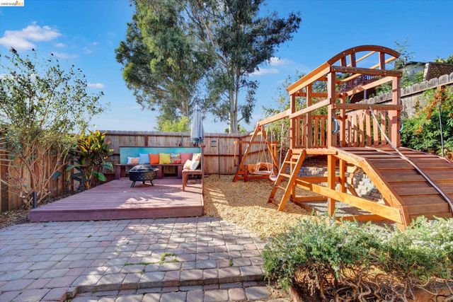 2515 Oliver Ave, Oakland, CA 94605