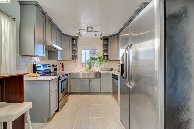 2515 Oliver Ave, Oakland, CA 94605